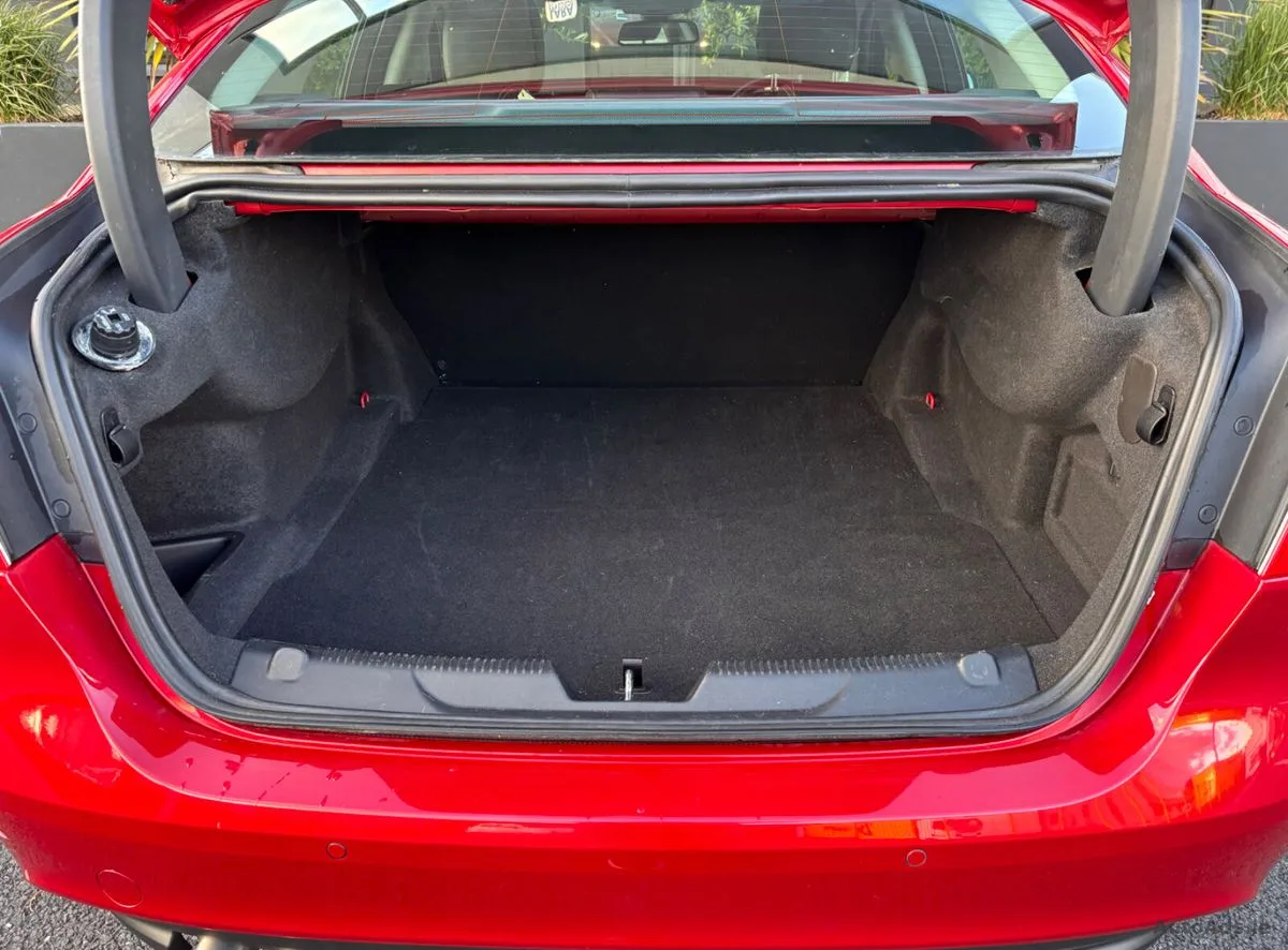 2016 Jaguar XE – photo 17