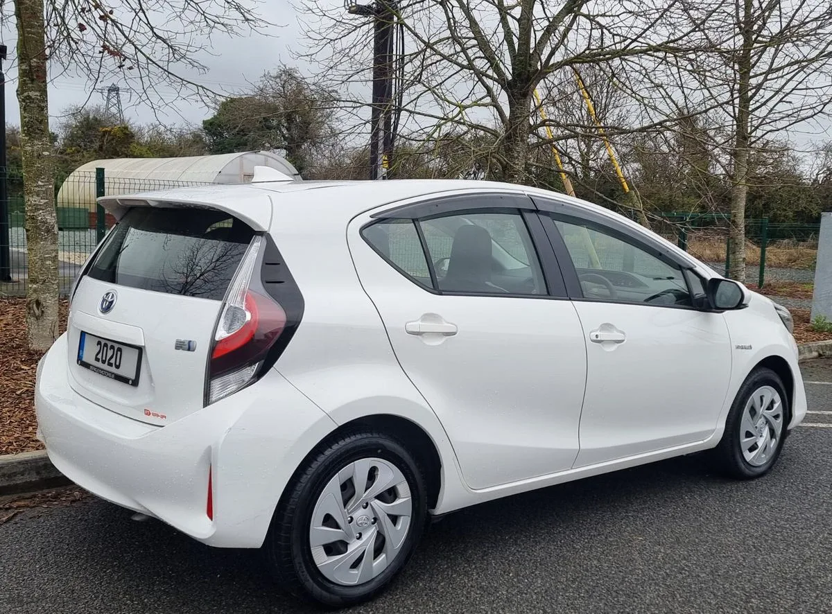 2020 Toyota Aqua – photo 6