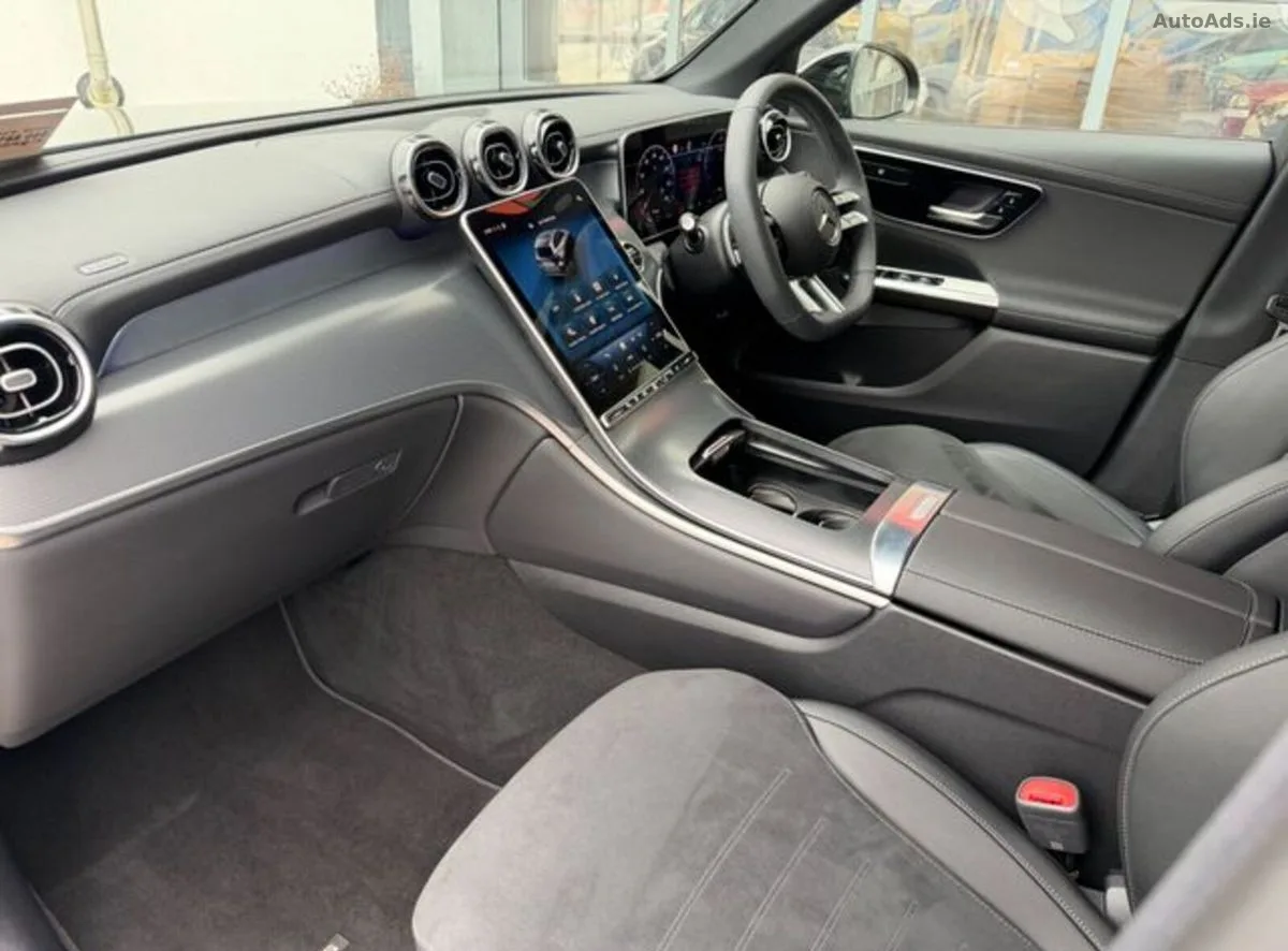 2026 Mercedes-Benz GLC – photo 11