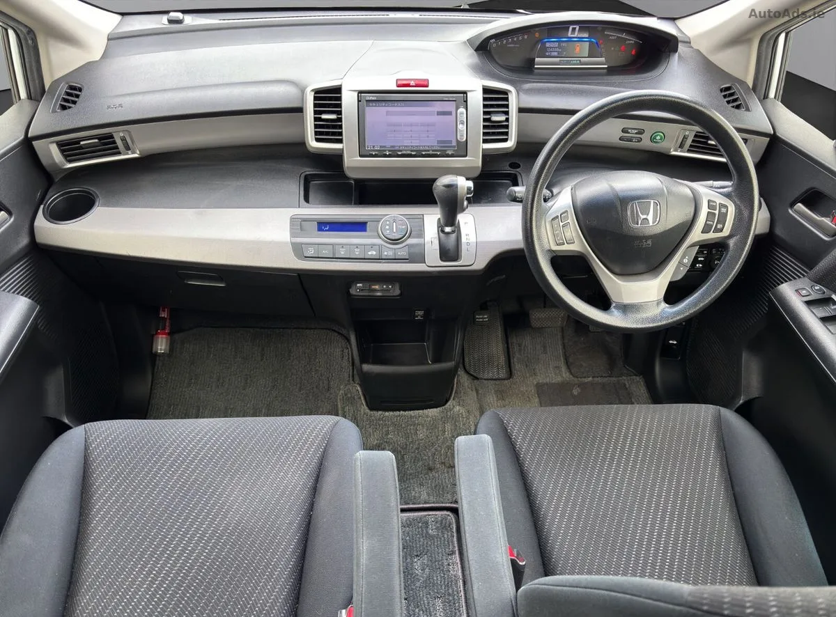 2014 Honda Freed – photo 12