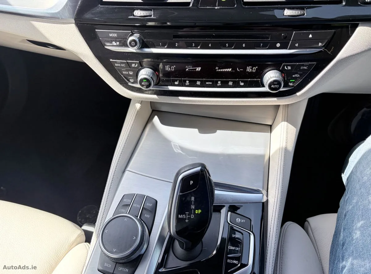 2019 BMW 5-Series – photo 15