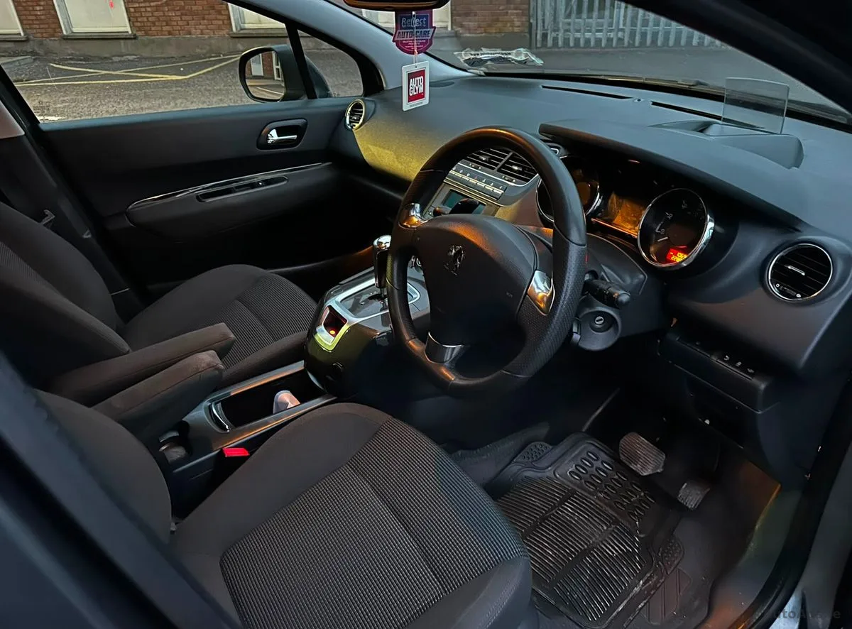 2013 Peugeot 5008 – photo 10