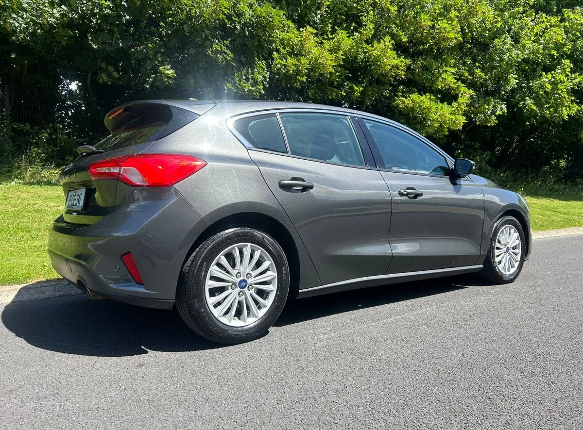 2019 Ford Focus – photo 2