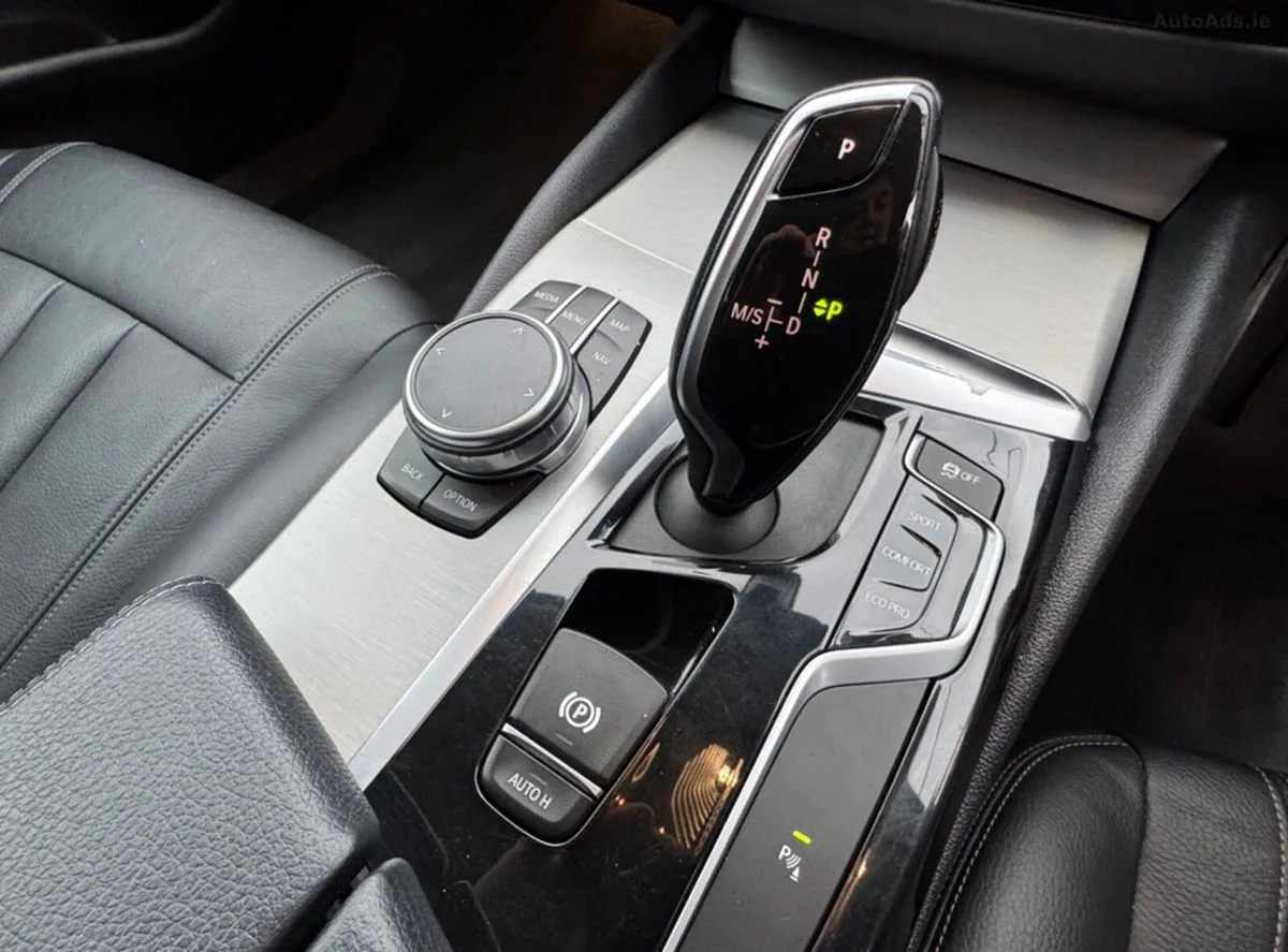 2019 BMW 5-Series – photo 17