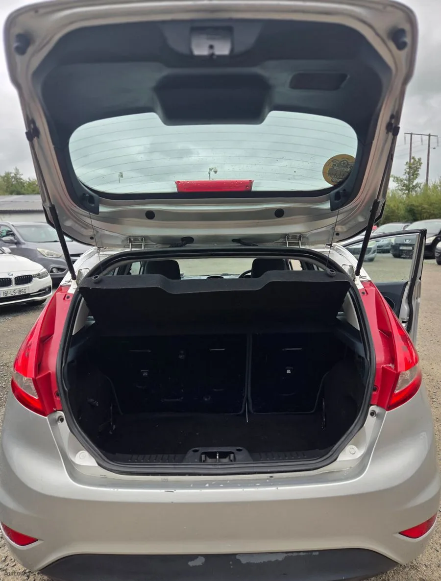2012 Ford Fiesta – photo 17