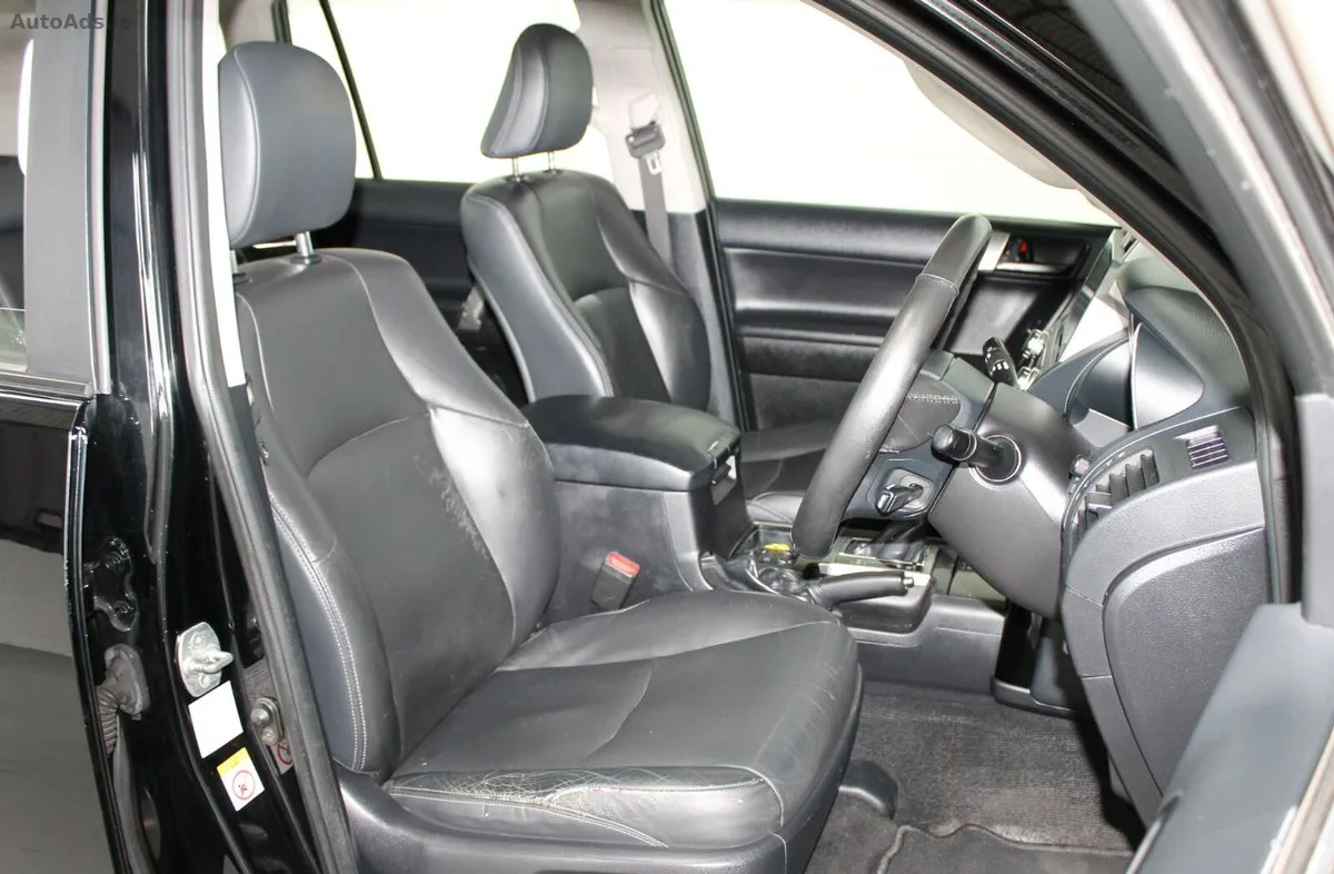 2017 Toyota Land Cruiser – photo 12