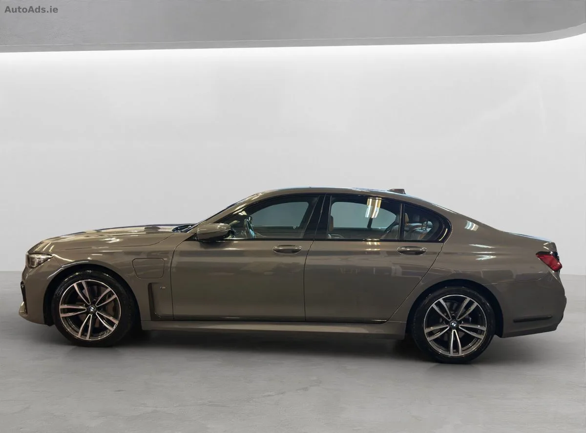 2021 BMW 7-Series – photo 6