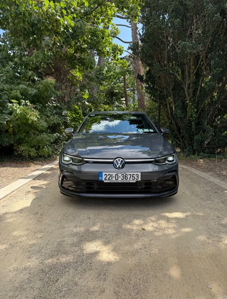 2022 Volkswagen Golf – photo 2