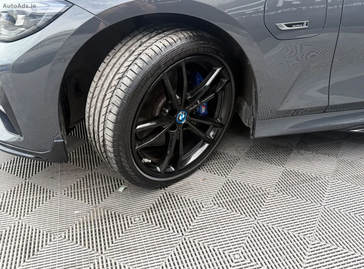 2022 BMW 3-Series – photo 6