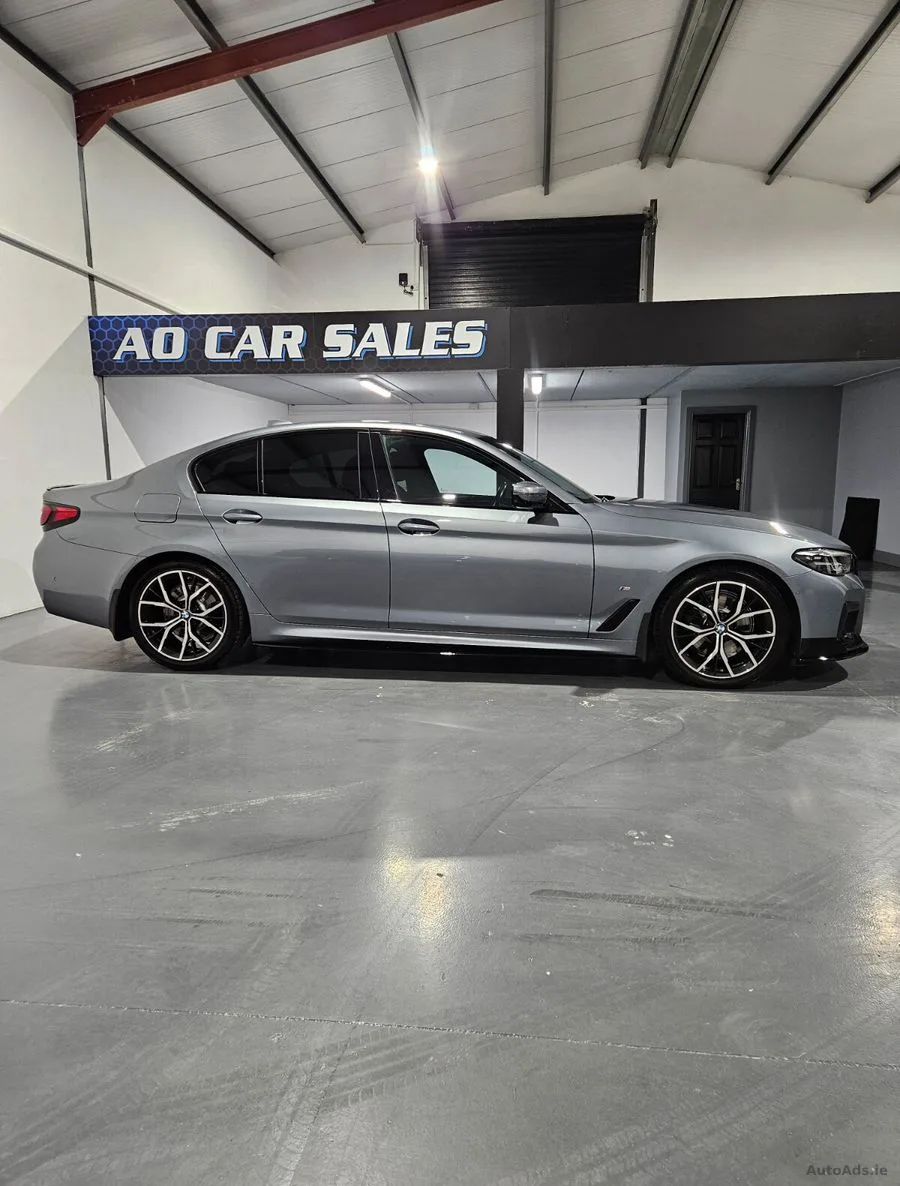 2022 BMW 5-Series – photo 5