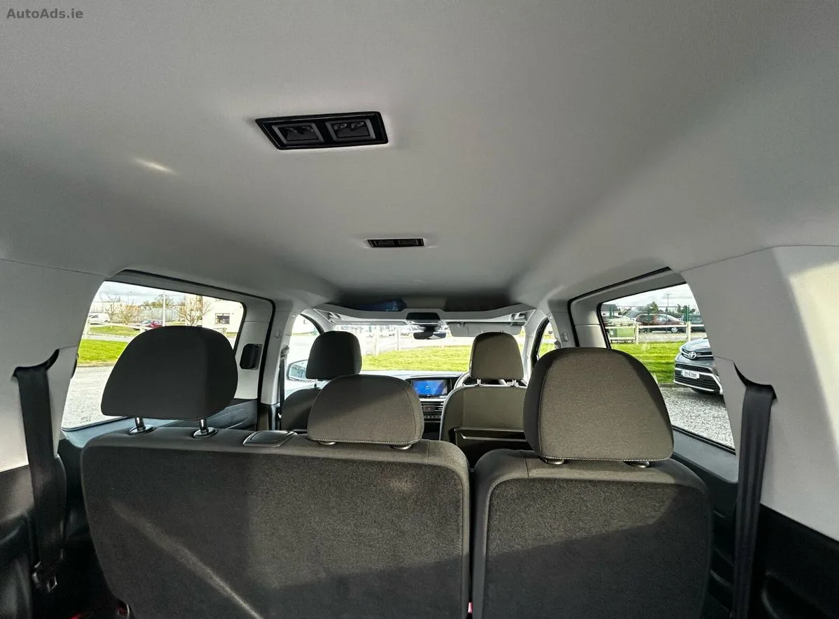 2026 Ford Tourneo Connect – photo 12