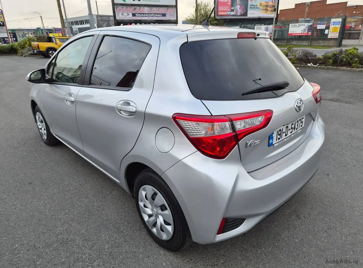 2019 Toyota Vitz – photo 5