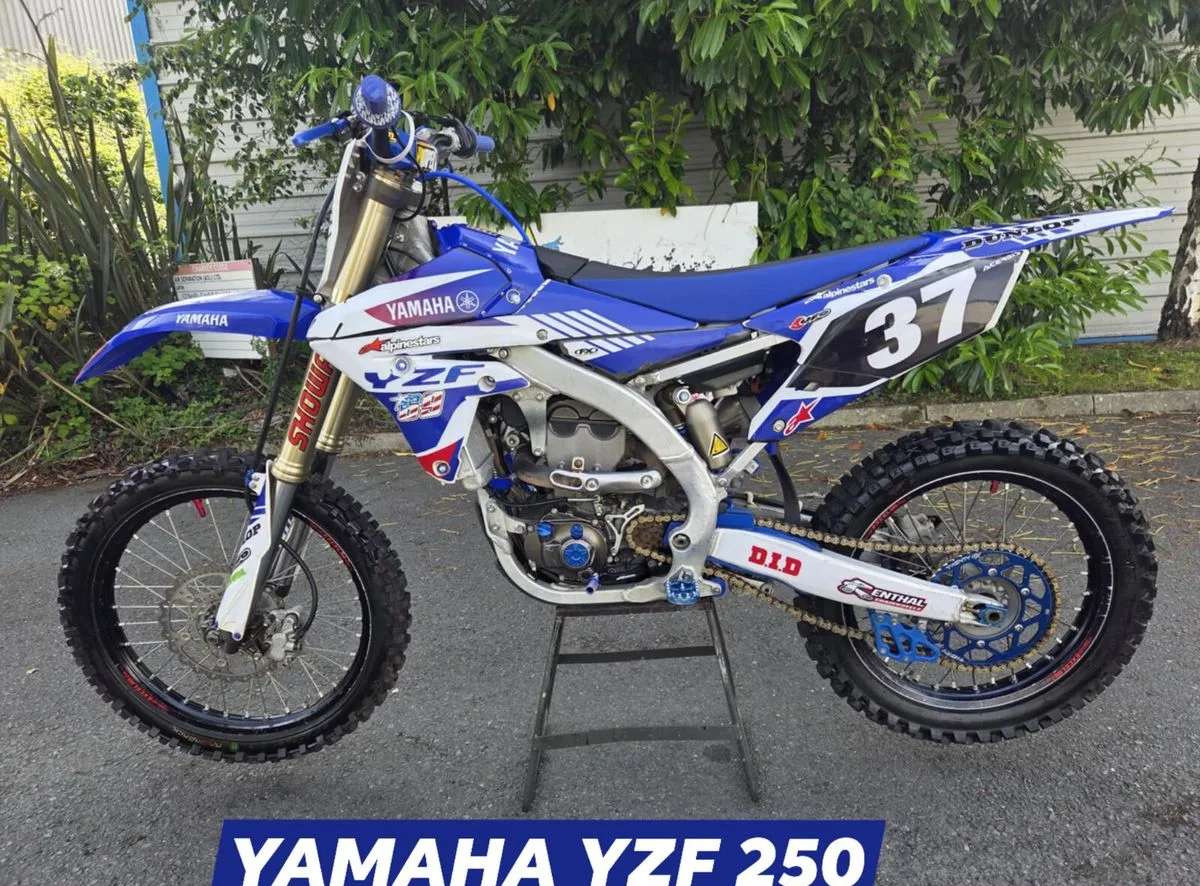 2017 YAMAHA YZF