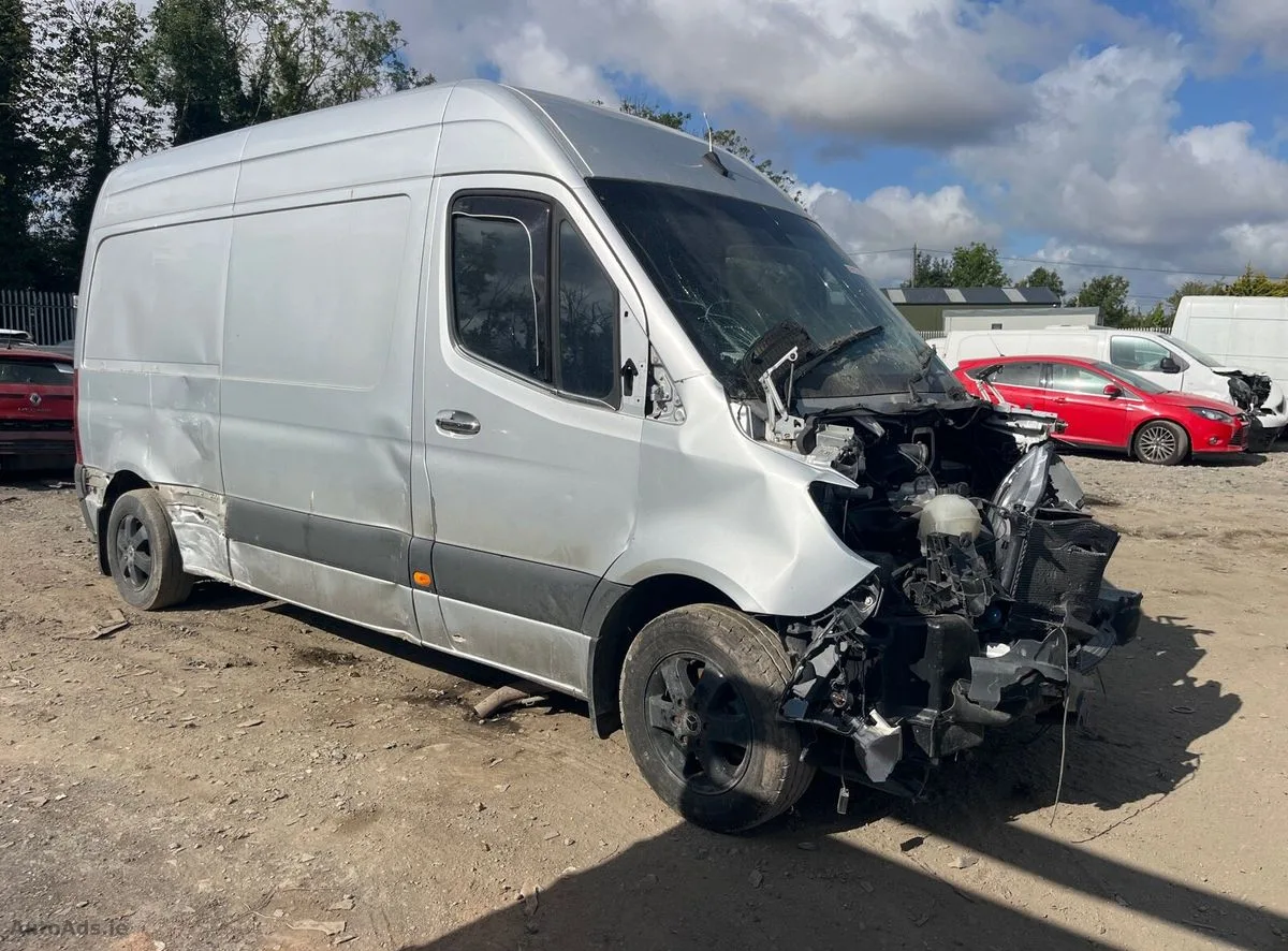 ♻️ 2019 Mercedes Sprinter ♻️