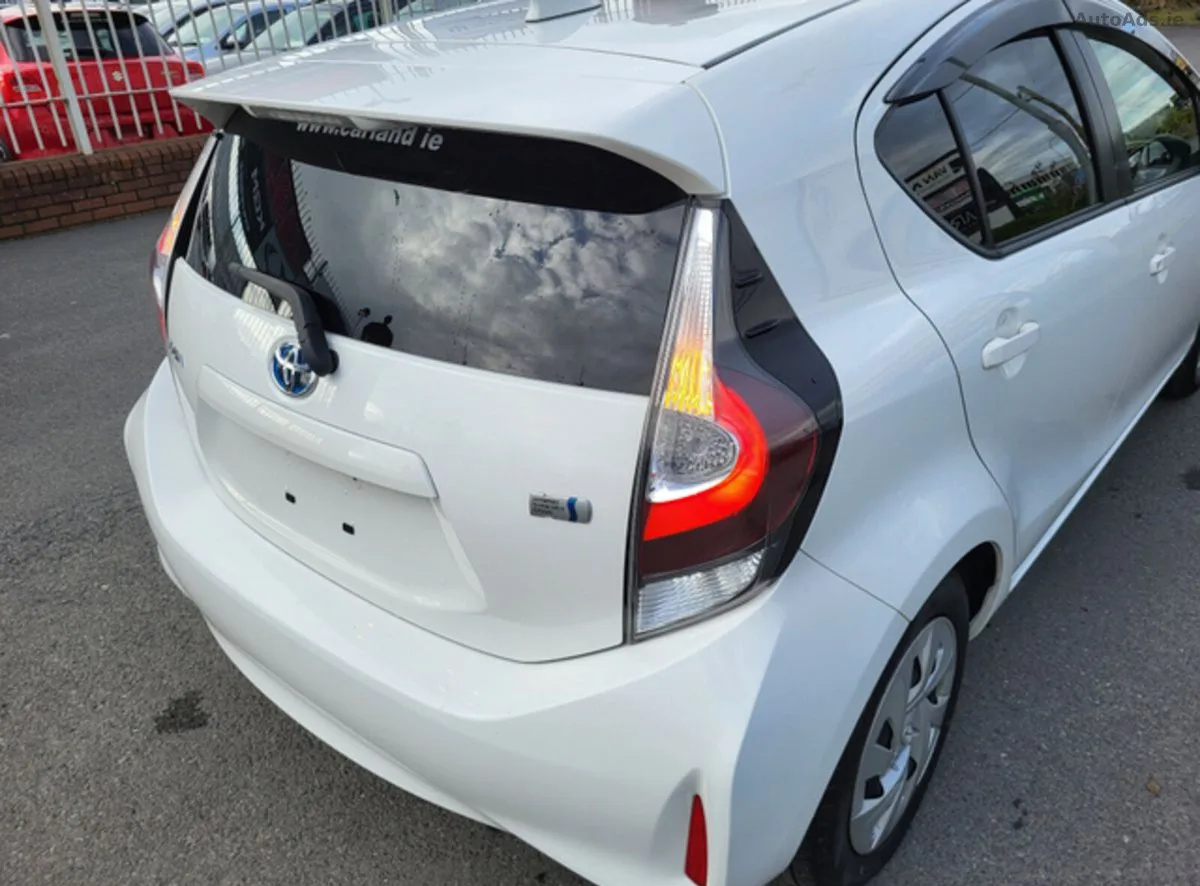 2020 Toyota Aqua – photo 12