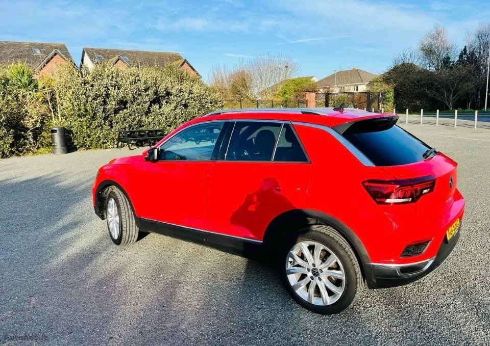 2021 Volkswagen T-Roc – photo 2