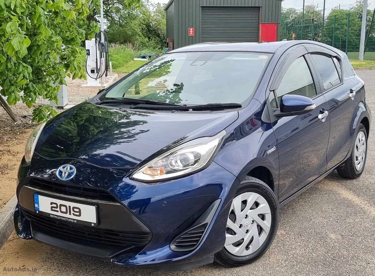 2019 Toyota Aqua – photo 2