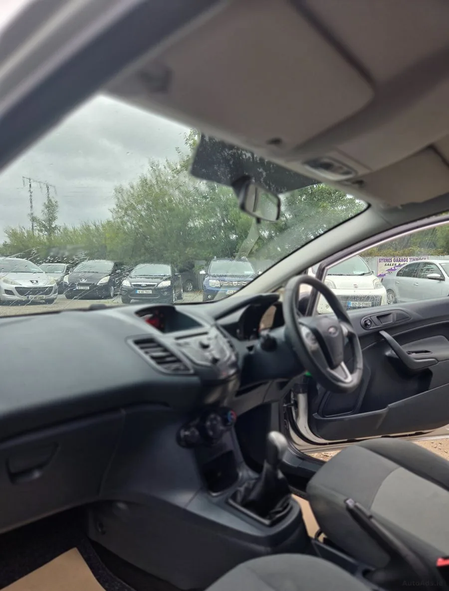 2012 Ford Fiesta – photo 18