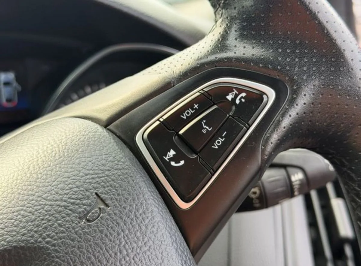 2017 Ford Focus – photo 20