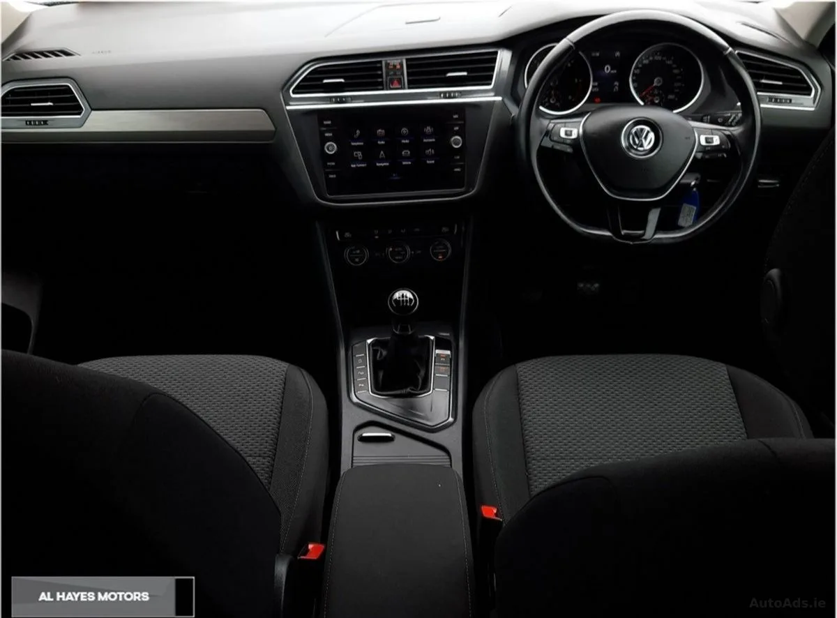 2021 Volkswagen Tiguan – photo 2