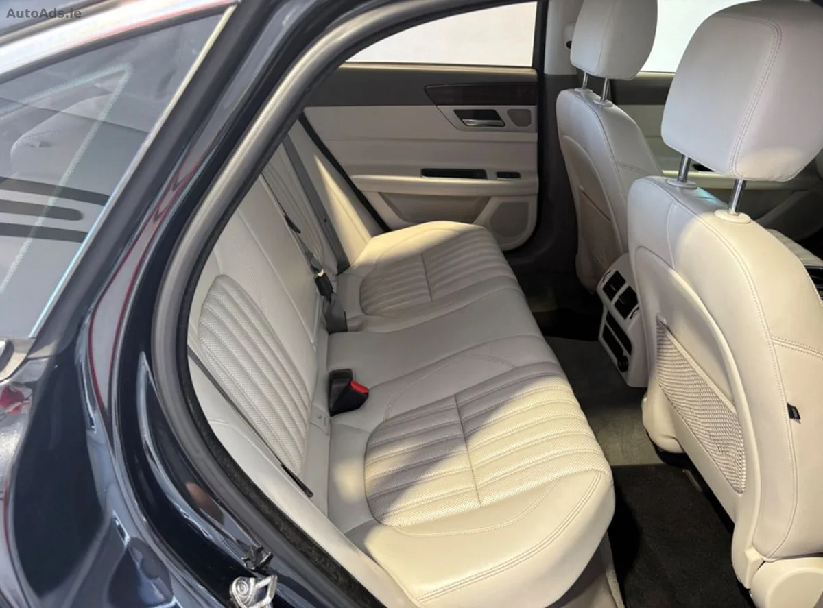 2018 Jaguar XF – photo 12