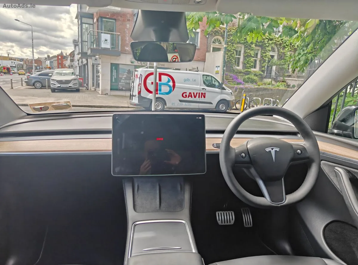2024 Tesla Model Y – photo 8