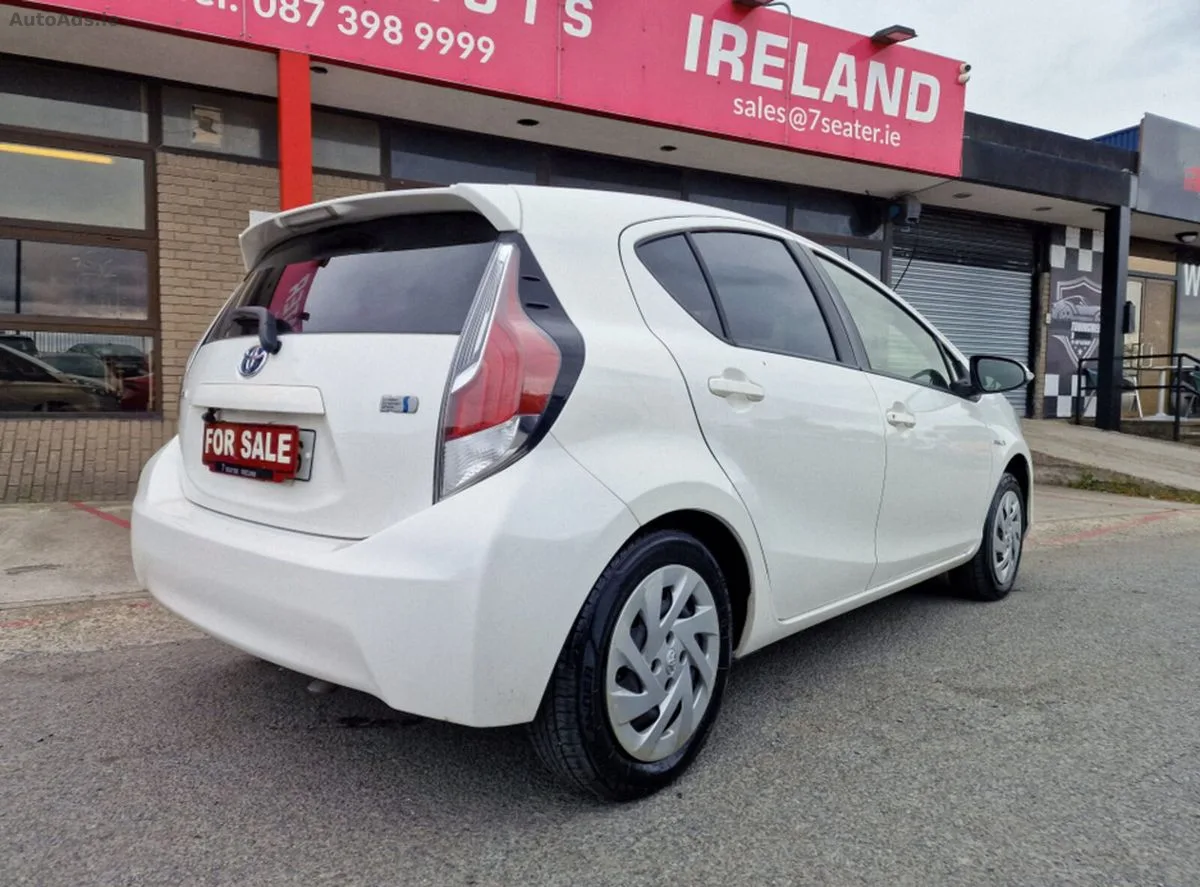 2017 Toyota Aqua – photo 8