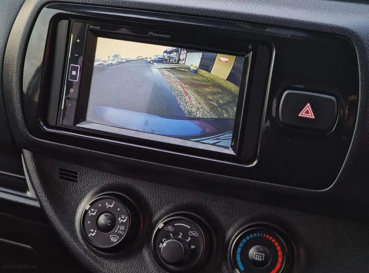 2018 Toyota Vitz – photo 13