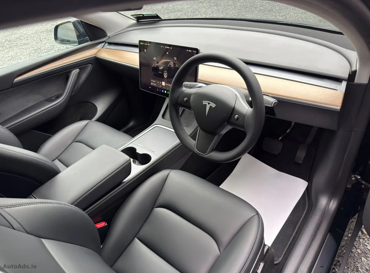 2024 Tesla Model Y – photo 14