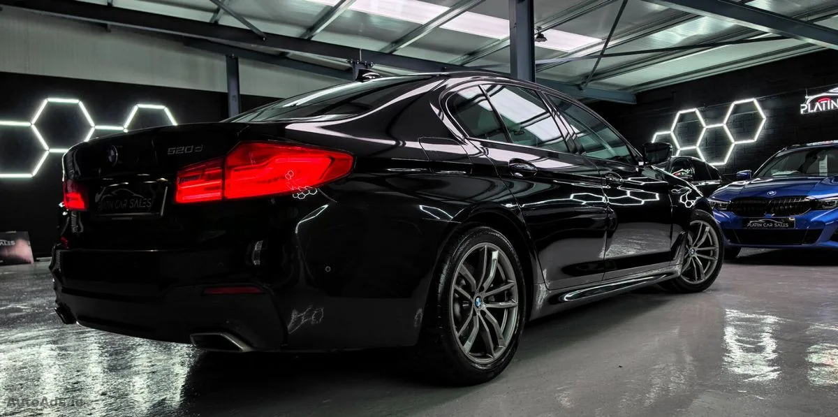 2017 BMW 5-Series – photo 14