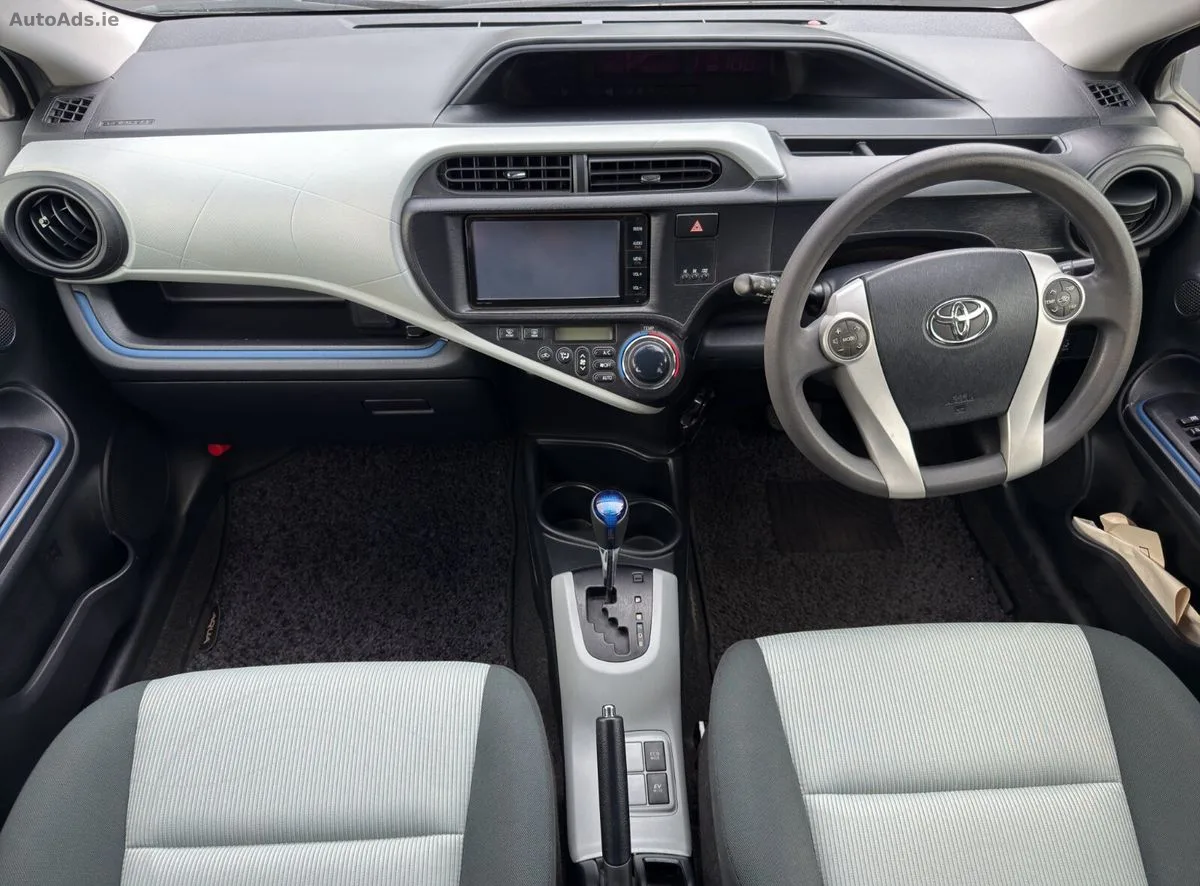 2014 Toyota Aqua – photo 12