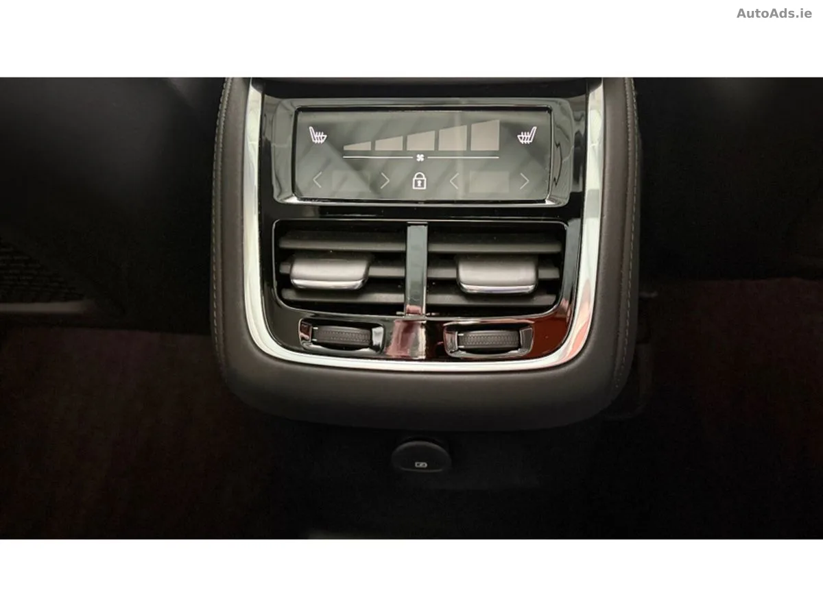 2025 Volvo XC90 – photo 8