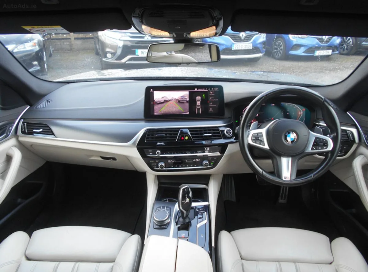 2022 BMW 5-Series – photo 6