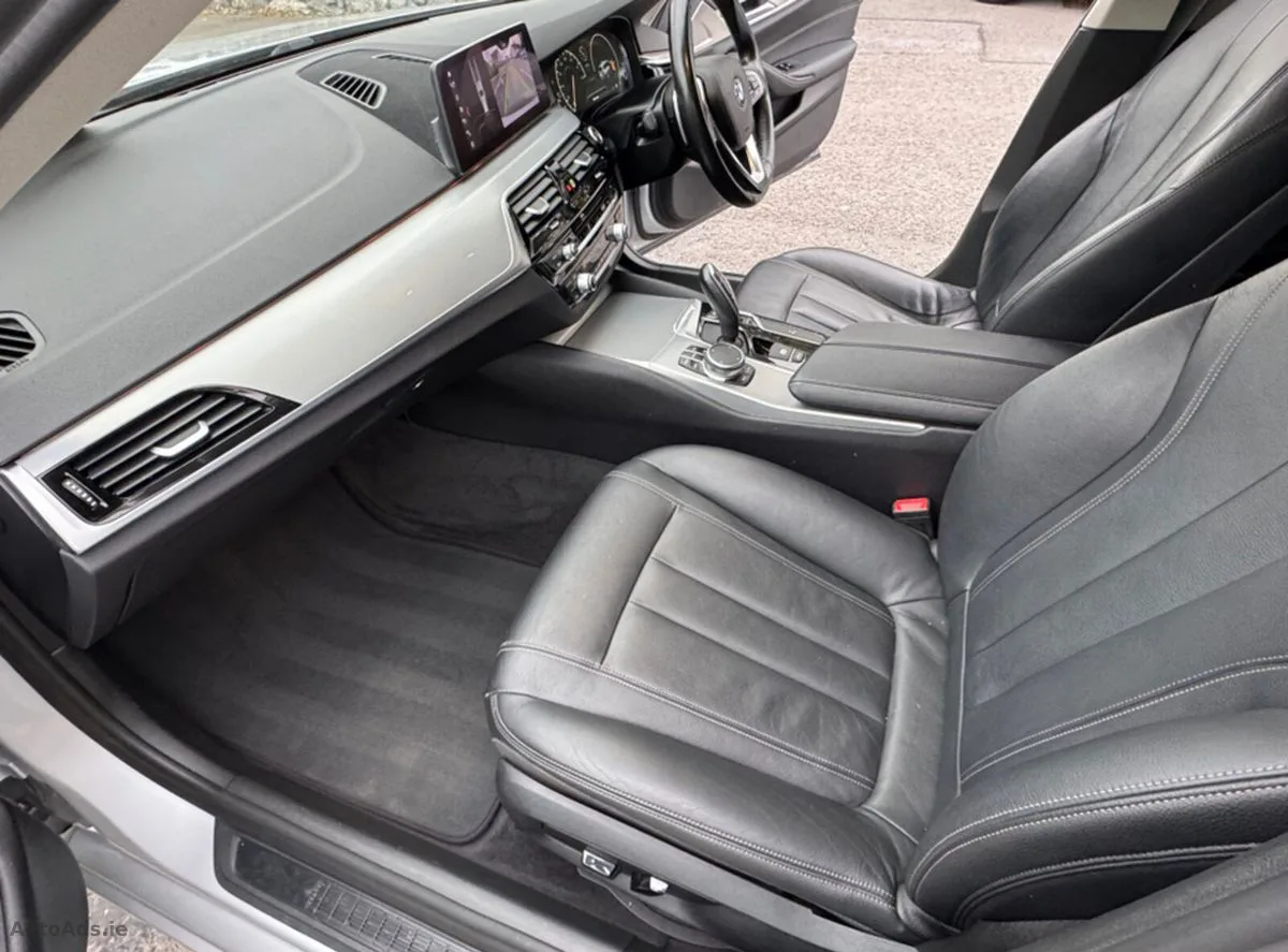 2019 BMW 5-Series – photo 10