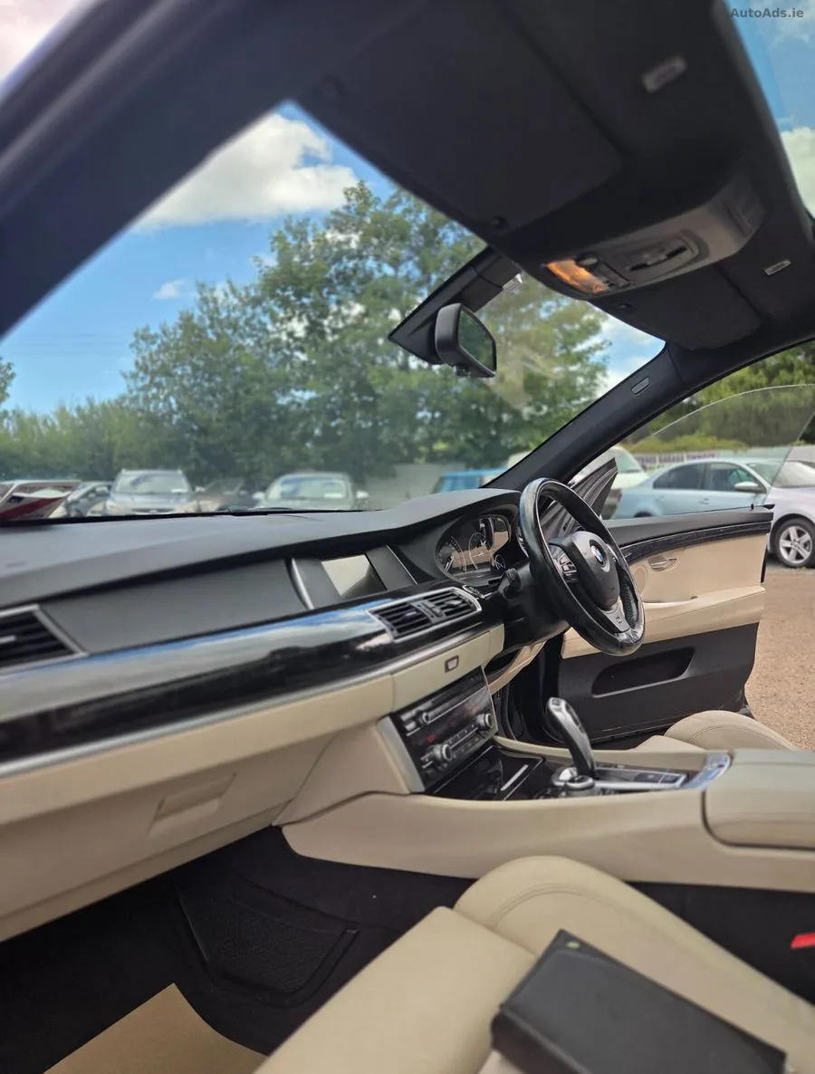 2013 BMW 5-Series – photo 20