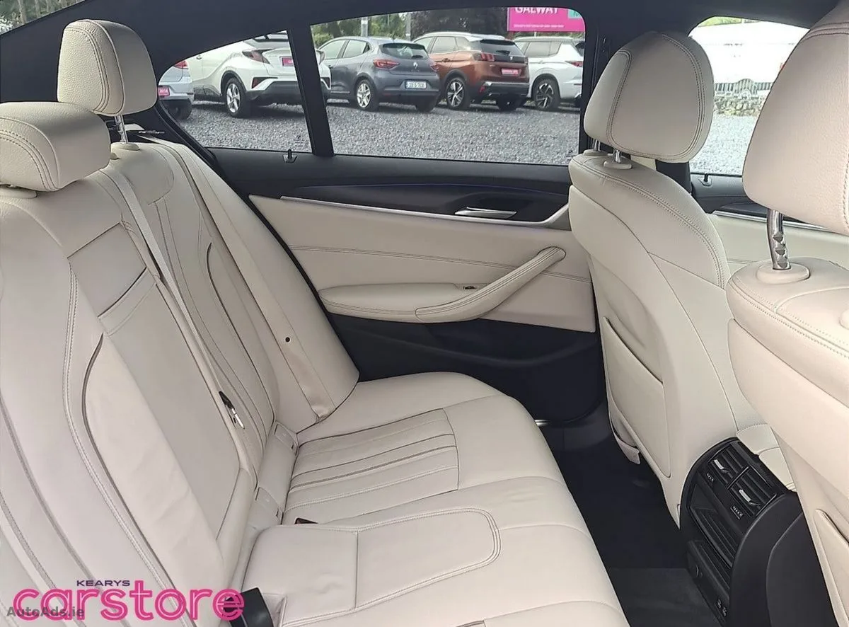 2022 BMW 5-Series – photo 12