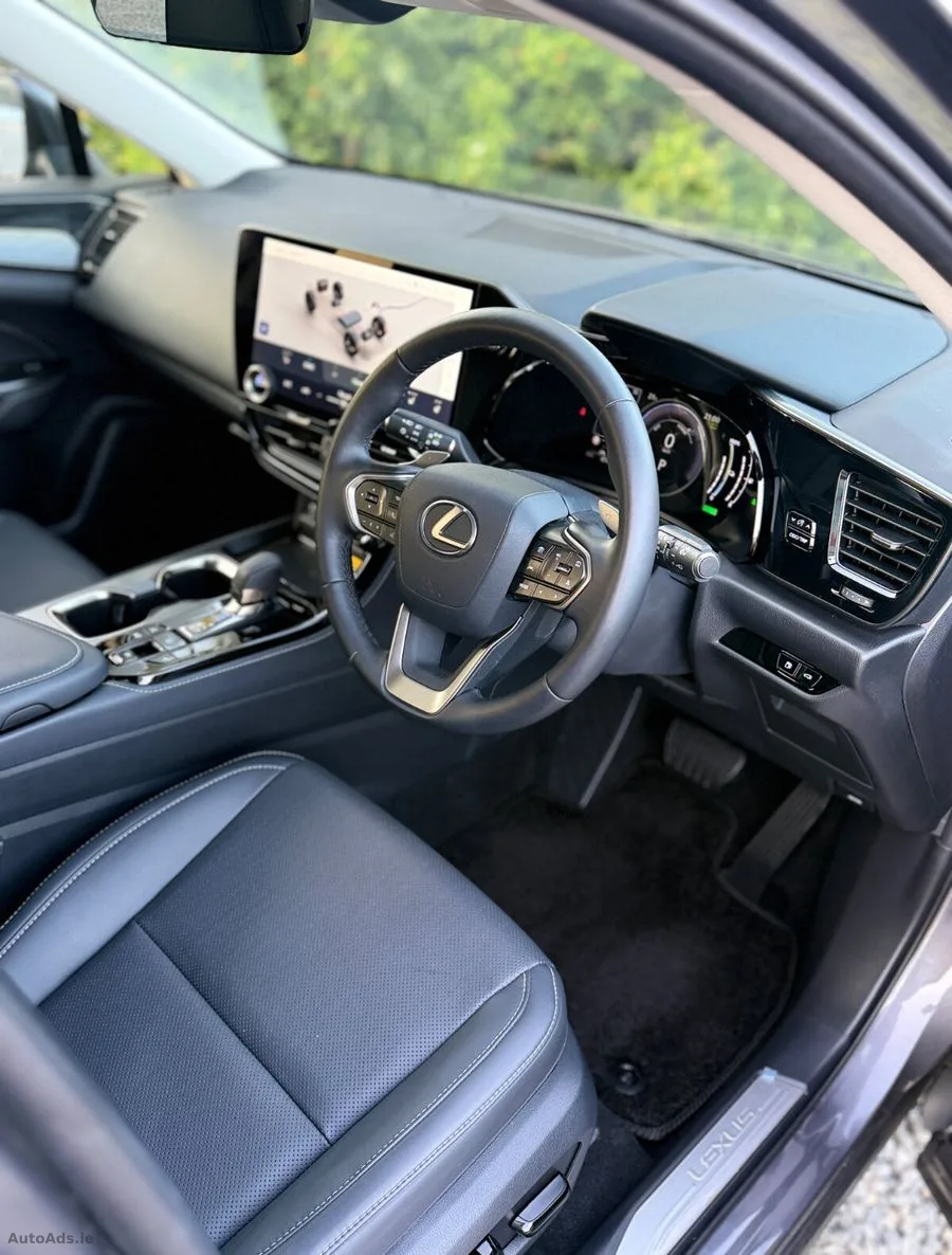 2025 Lexus NX 450h+ – photo 13