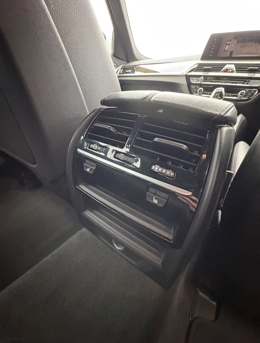 2017 BMW 5-Series – photo 20