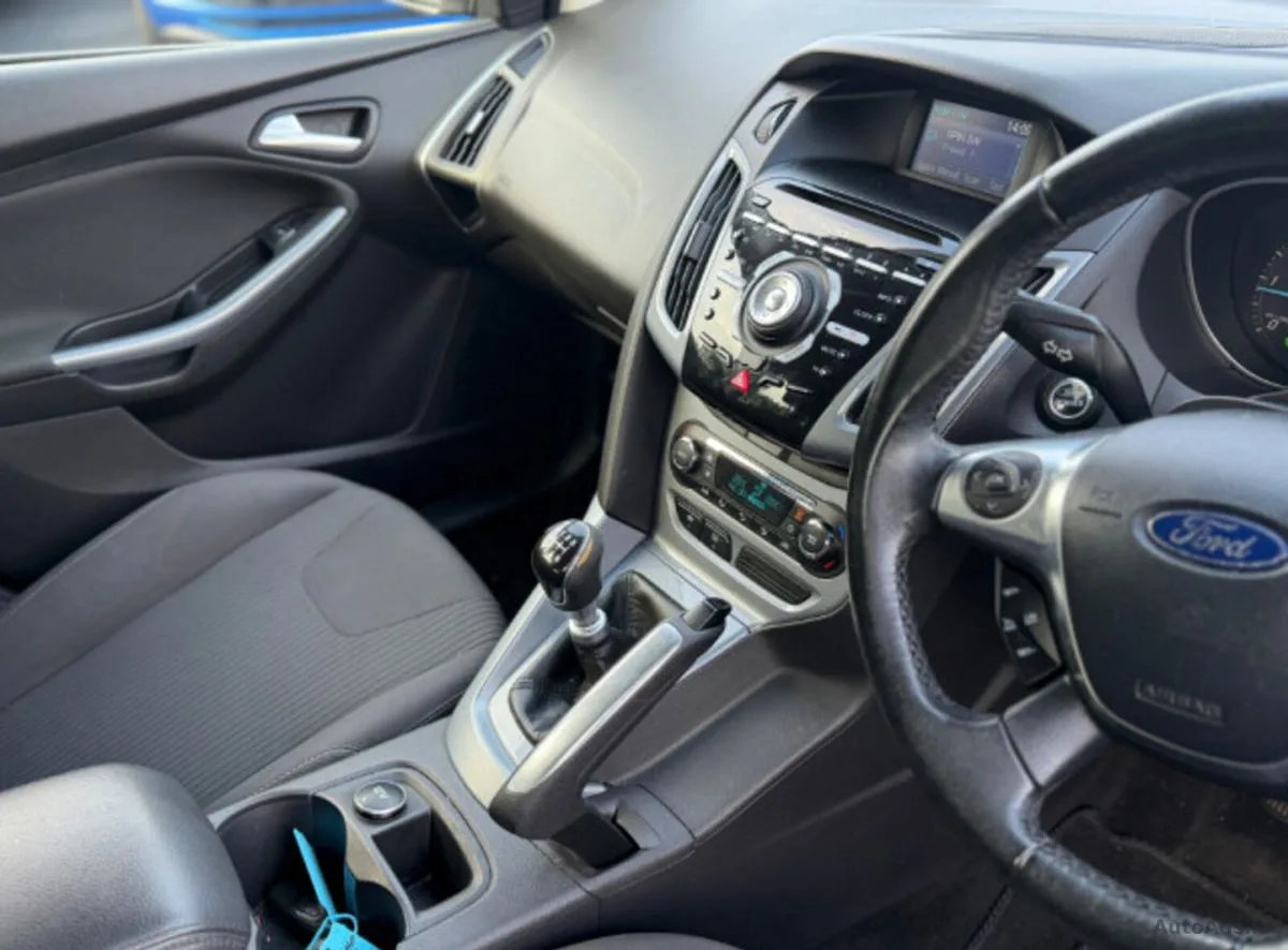 2011 Ford Focus – photo 8