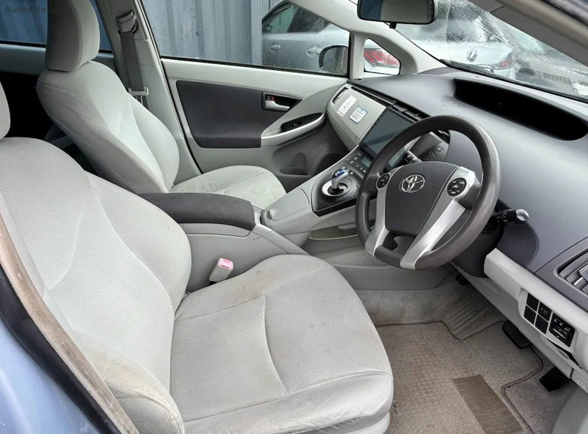 2010 Toyota Prius – photo 3