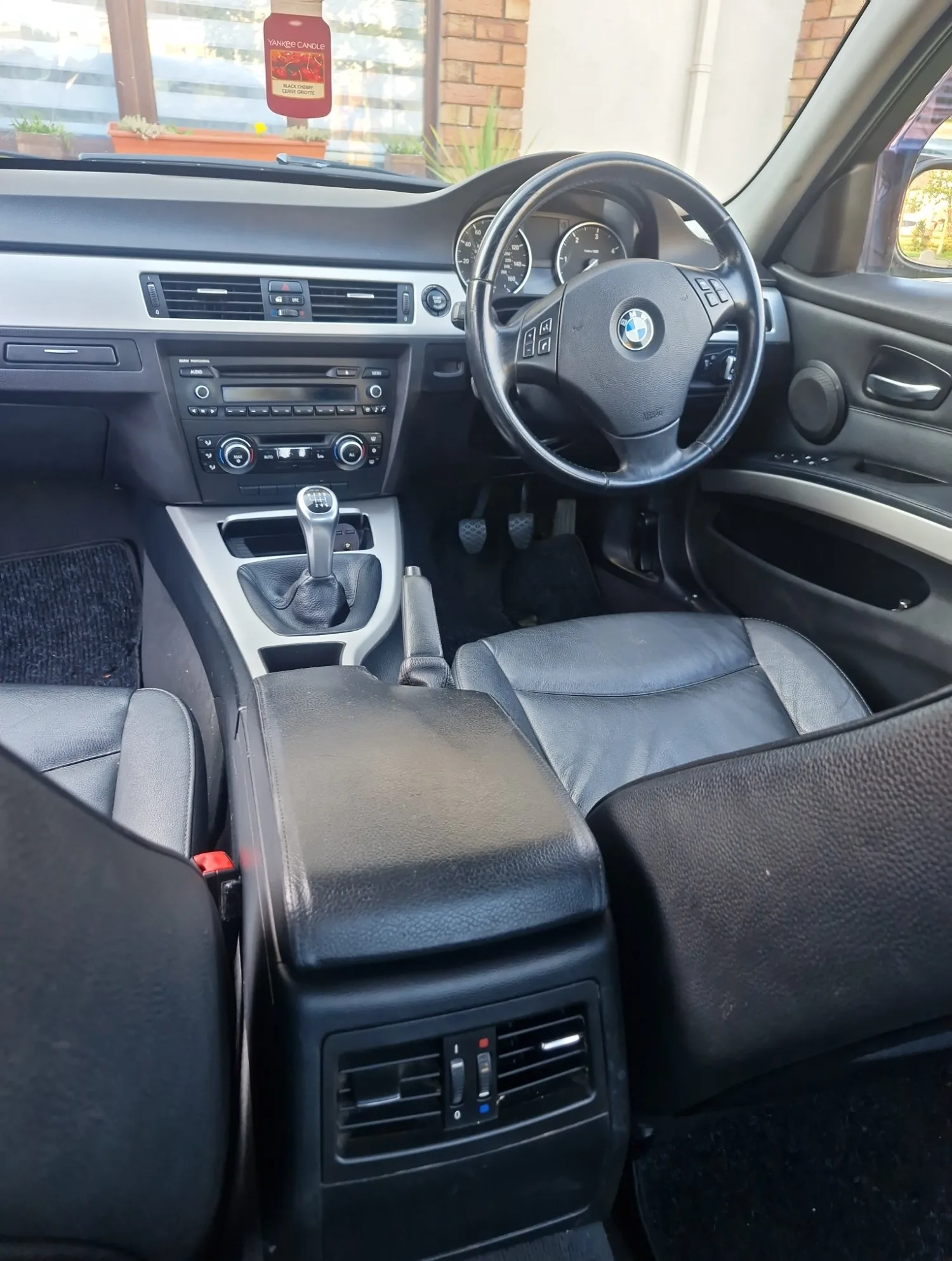 2010 BMW 3 Series – photo 8