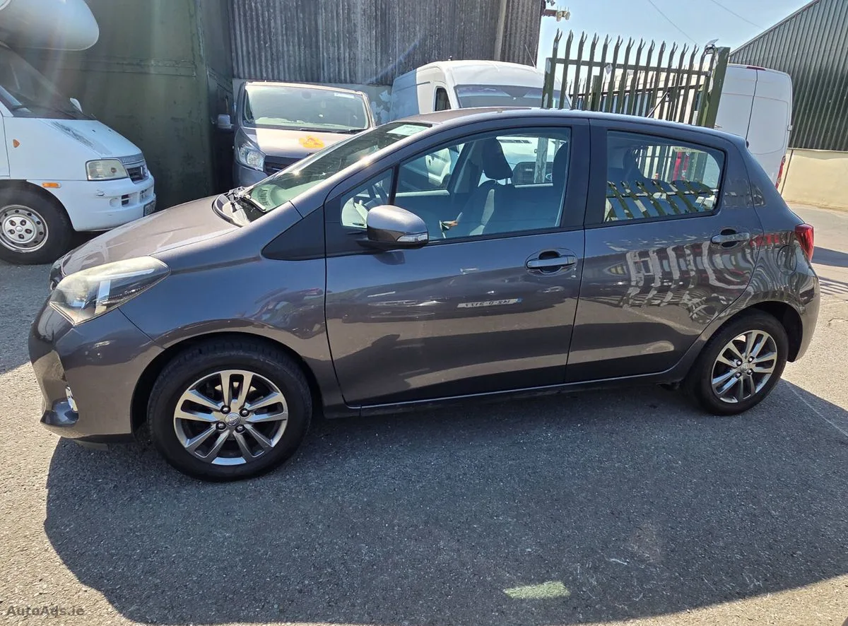 2016 Toyota Yaris – photo 4