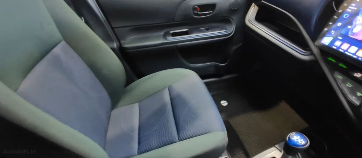 2016 Toyota Aqua – photo 13