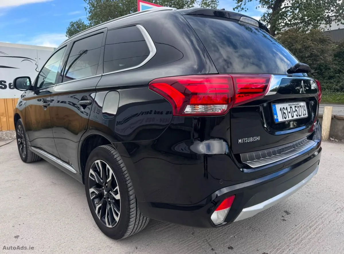 2016 Mitsubishi Outlander – photo 2
