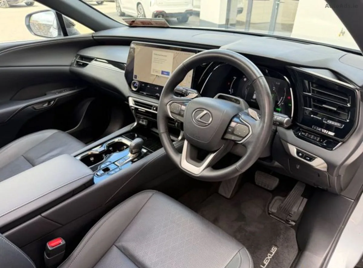 2024 Lexus RX450H+ – photo 17