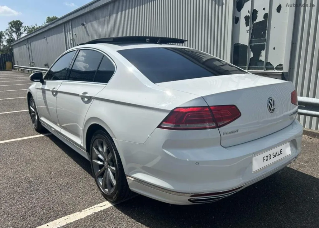 2016 Volkswagen Passat – photo 2