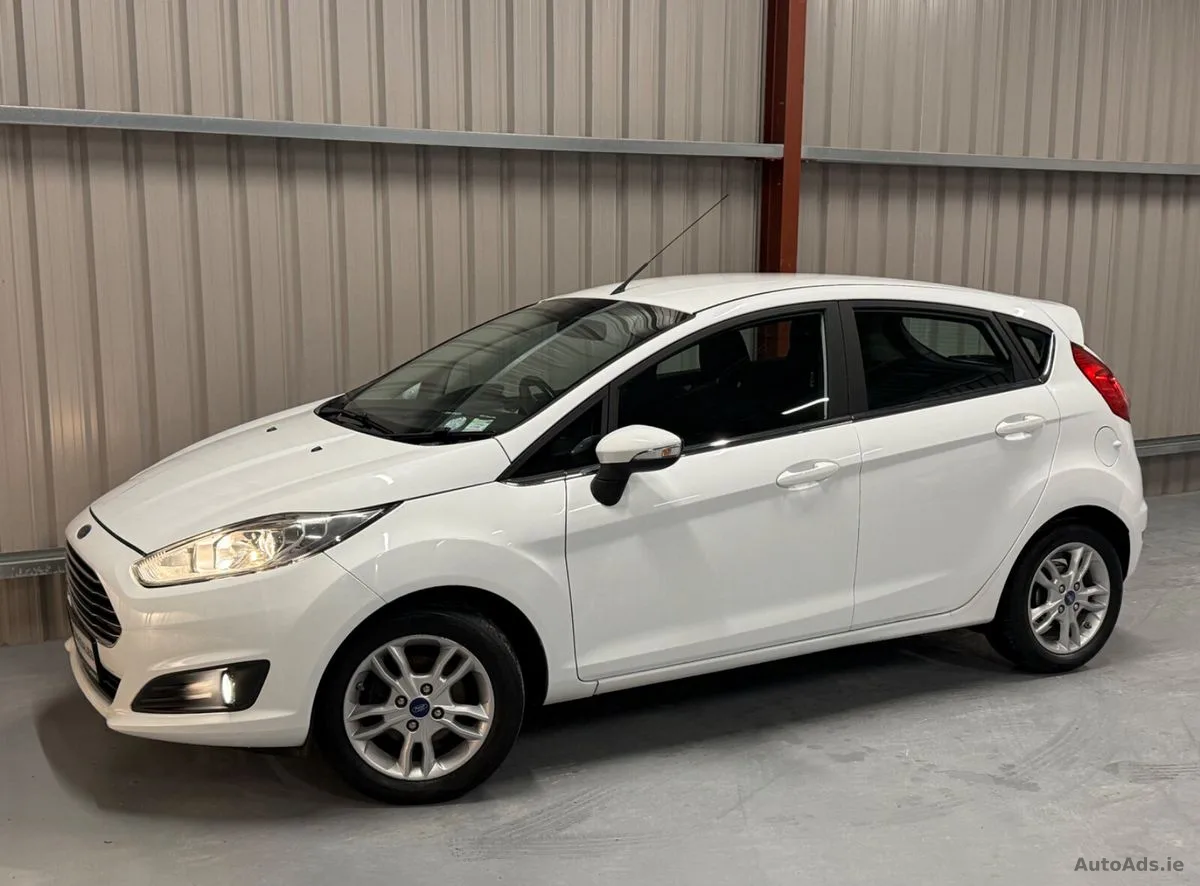 2015 Ford Fiesta – photo 2