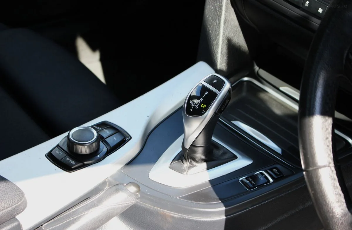 2013 BMW 3-Series – photo 10