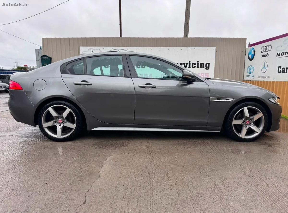 2017 Jaguar XE – photo 10