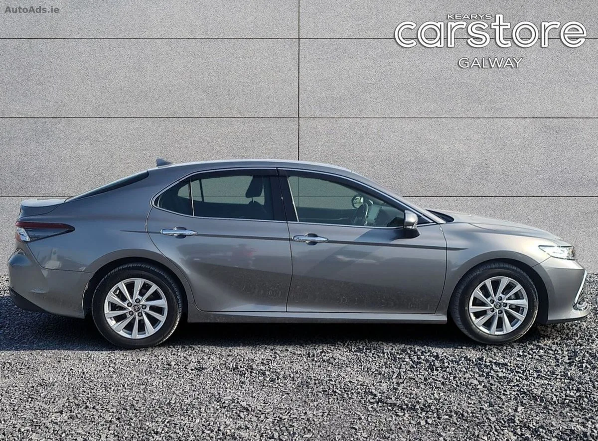 2021 Toyota Camry – photo 2